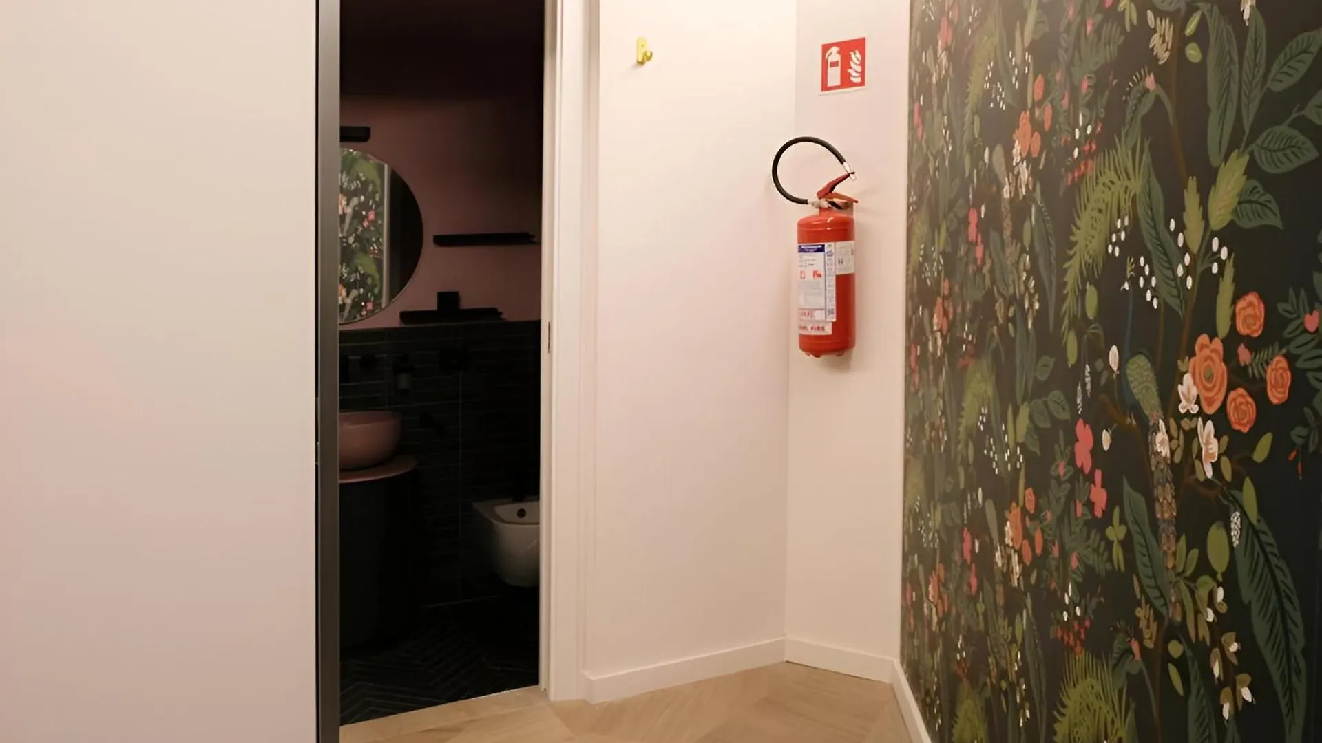 Margot Color Apartment - Trastevere - Loft Di Lusso 로마
